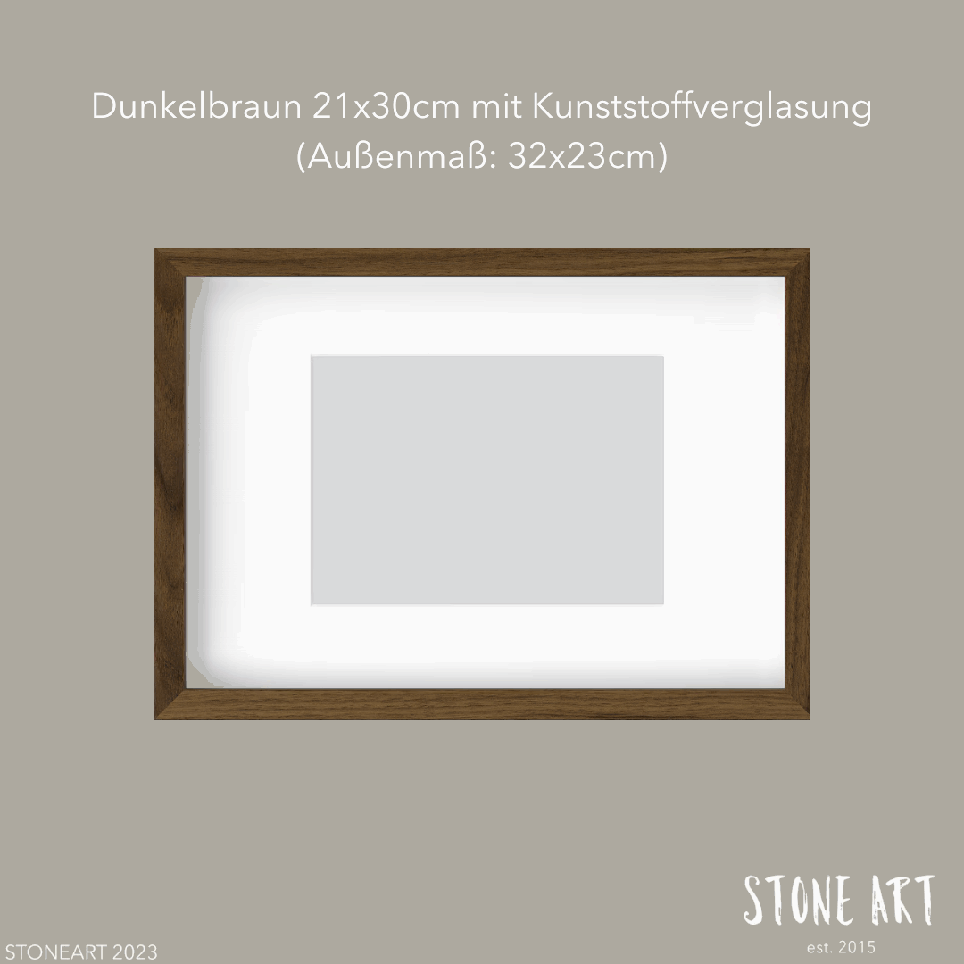 Dunkelbrauner Bilderrahmen mit den Maßen 21x30cm (Außenmaß: 32x23x3cm) und Kunststoffverglasung, ideal für besondere Geschenkideen von Stoneart2015.