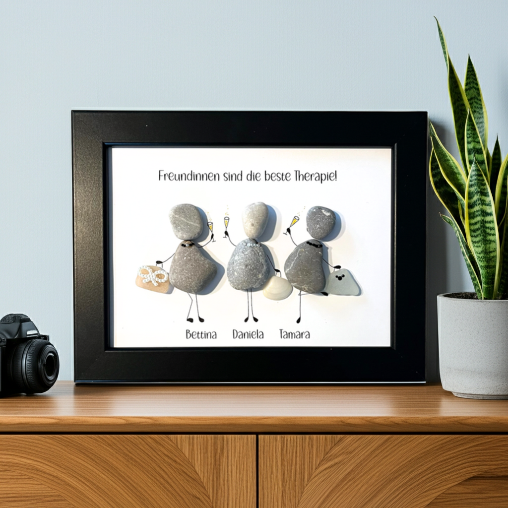 Steinbild Freundinnen gerahmt an Wohnzimmerwand – handgemachtes Freundschaftsgeschenk mit Spruch