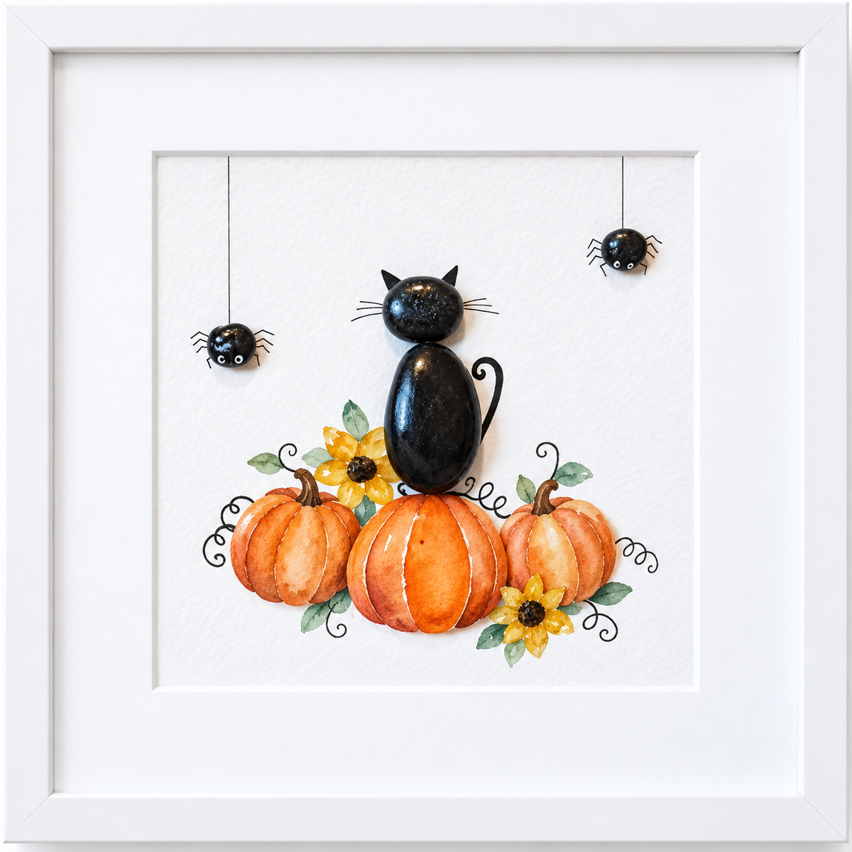 Kieselsteinbild schwarze Katze auf Kürbissen mit Spinnen – Halloween- und Herbstdeko, handgemachtes Steinbild