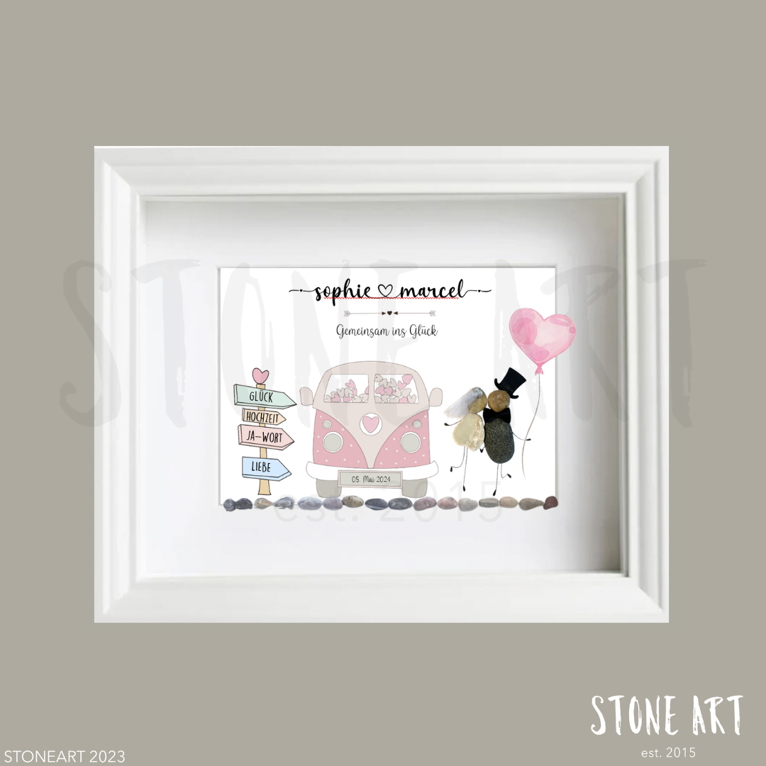 HOCH26-Steinbild Bully Hochzeit - Gemeinsam ins Glueck. Personalisierbare Geschenkidee zur Hochzeit aus Kieselsteinen.