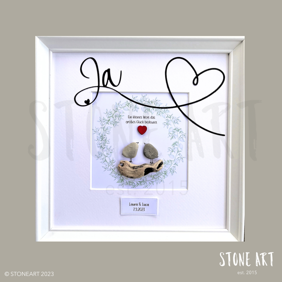 Steinbild zur Hochzeit mit Spruch: Ja – ein kleines Wort, das großes Glück bedeutet – personalisierbares Hochzeitsgeschenk