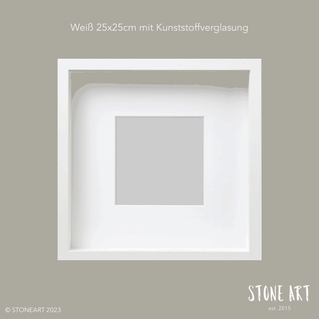 Weißer Bilderrahmen mit den Maßen 25x25cm (Außenmaß: 27x27x6cm) und Kunststoffverglasung, ideal für besondere Geschenkideen von Stoneart2015.
