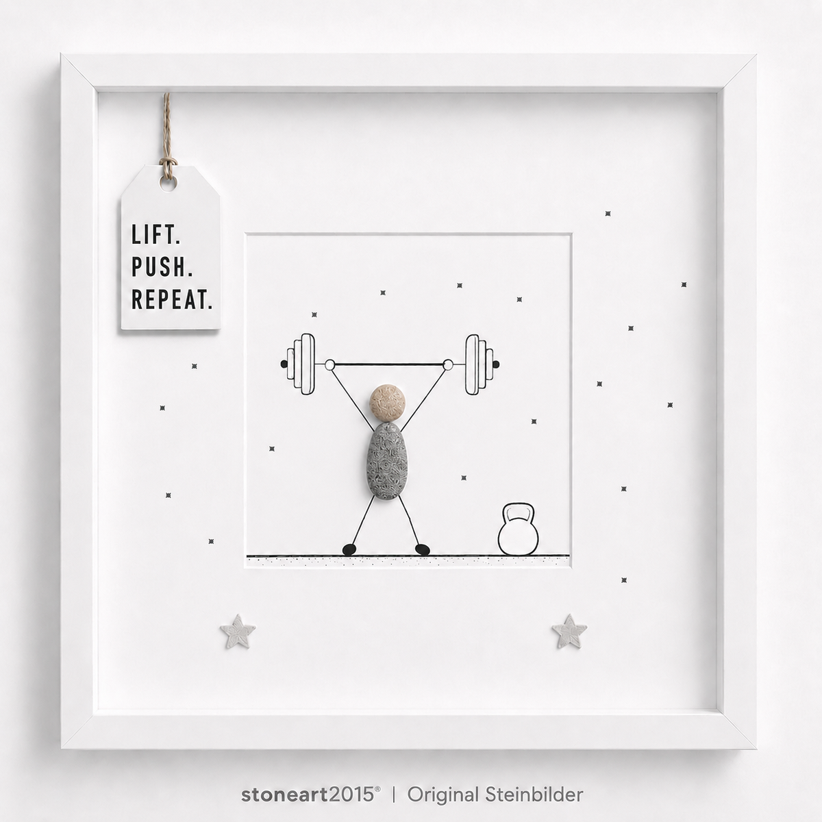 Handgefertigtes Steinbild Gewichtheben aus Kieselsteinen, Sportler stemmt eine Langhantel, mit Spruch Lift Push Repeat.