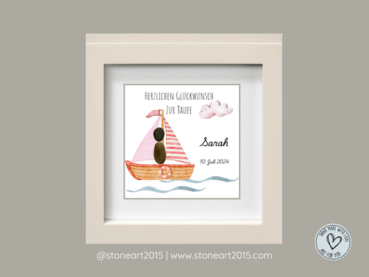 Handgemachtes Steinbild zur Taufe mit rosa Boot und Schriftzug Herzlichen Glückwunsch zur Taufe – Geschenk für Mädchen