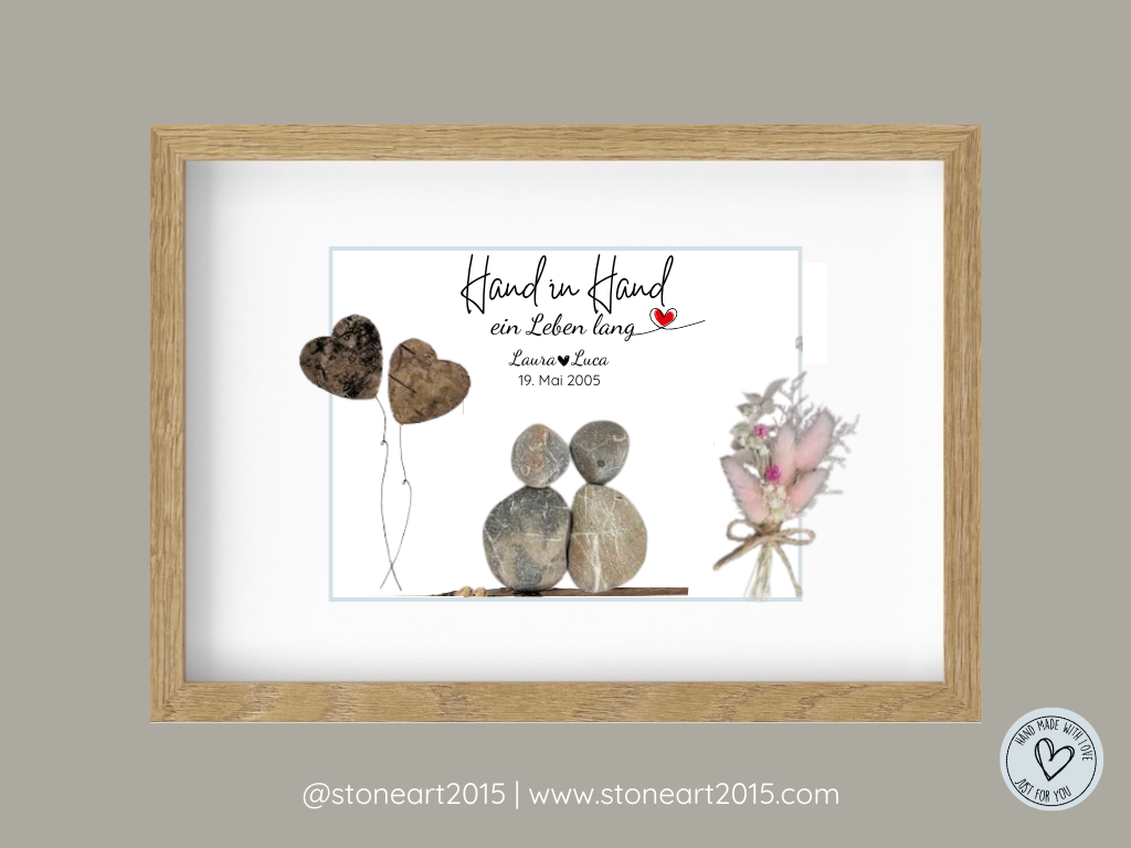 Handgemachtes Steinbild mit Paarmotiv – Hand in Hand – romantisches Geschenk zur Hochzeit oder zum Jahrestag