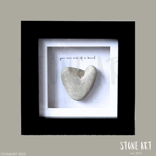 Handgemachtes Steinbild You are one of a kind – Geschenk für einzigartige Menschen mit herzförmigen Stein Unikat