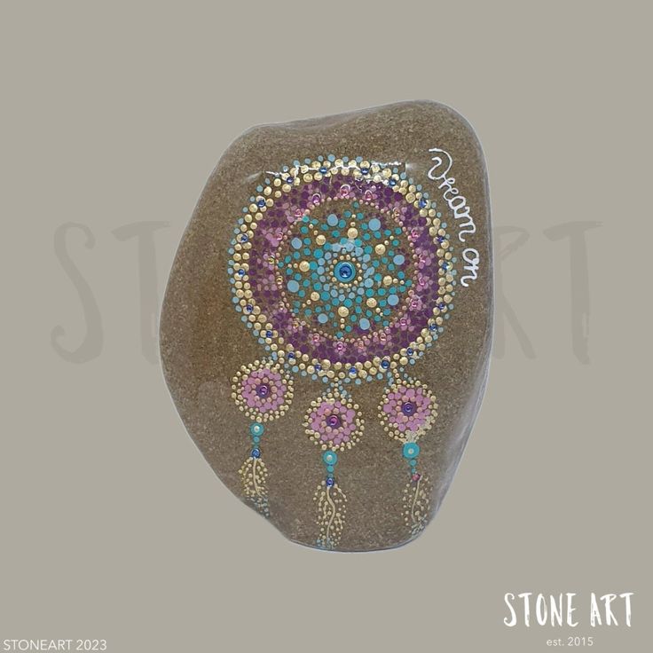 Handbemalter Naturstein mit Traumfänger-Motiv – symbolträchtige Deko & Geschenkidee