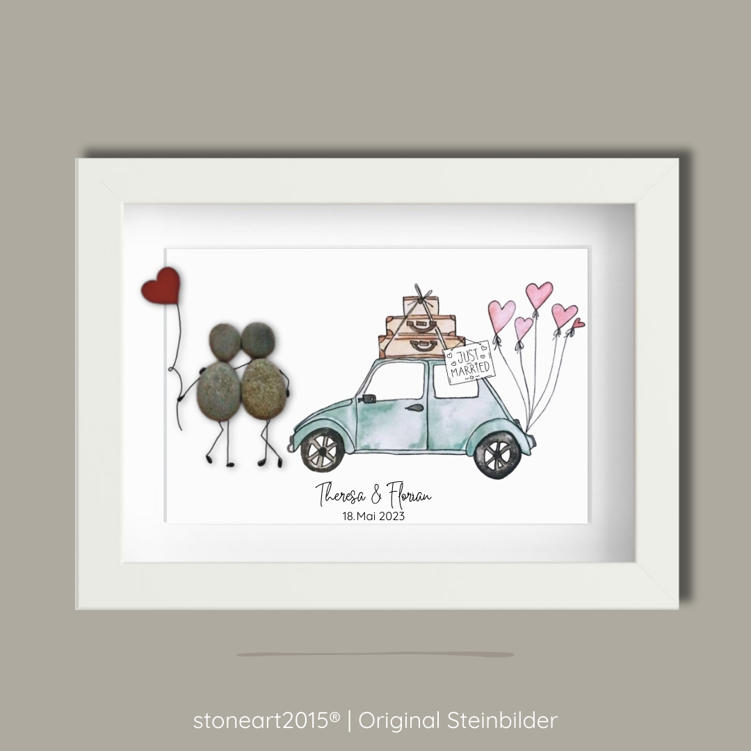 Steinbild zur Hochzeit mit Paar aus Kieselsteinen und Just Married Auto