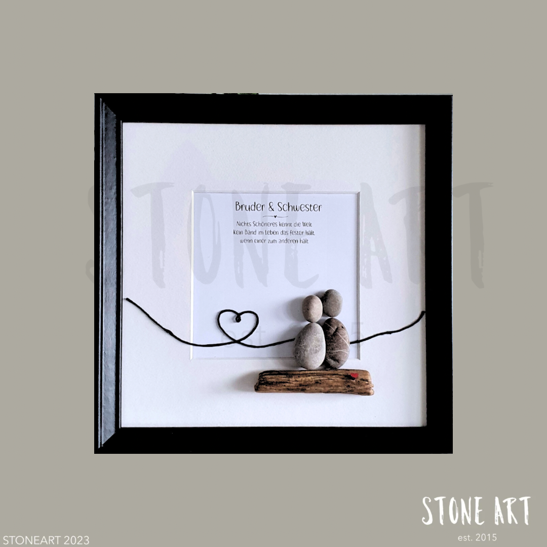 Steinbild Bruder & Schwester – handgemachtes Geschwister-Geschenk, Kieselsteine auf Papier