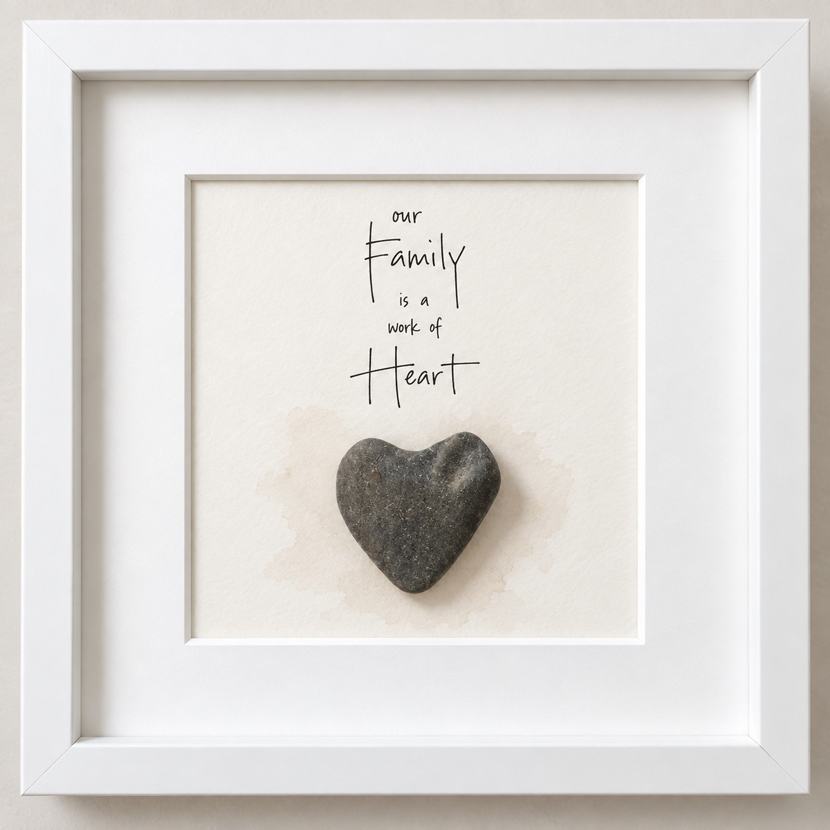 Kieselsteinbild Our Family is a Work of Heart – Geschenk für die Familie, handgemachtes Steinbild