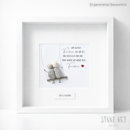 Handgemachtes Steinbild mit Schaukelmotiv und dem Spruch „Wir bleiben Freundinnen bis wir alt und vergesslich sind“ – humorvolles Freundschaftsgeschenk.