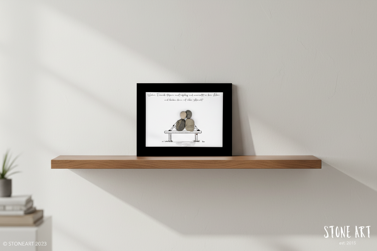 Steinbild Wahre Freunde gerahmt im Wohnzimmer – handgemachtes Freundschaftsgeschenk mit Spruch
