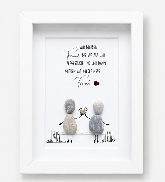 Handgefertigtes Steinbild mit dem Spruch „Wir bleiben Freunde, bis wir alt und vergesslich sind“ – humorvolles Freundschaftsgeschenk.