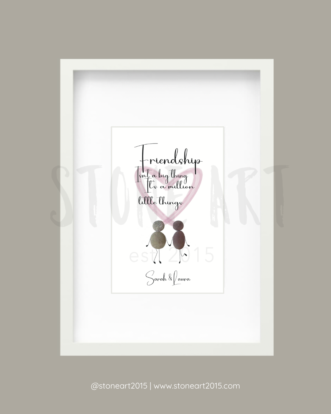 Handgemachtes Steinbild mit Spruch „Friendship isn’t a big thing“ – Persönliches Geschenk für deine Freundin aus Naturmaterialien