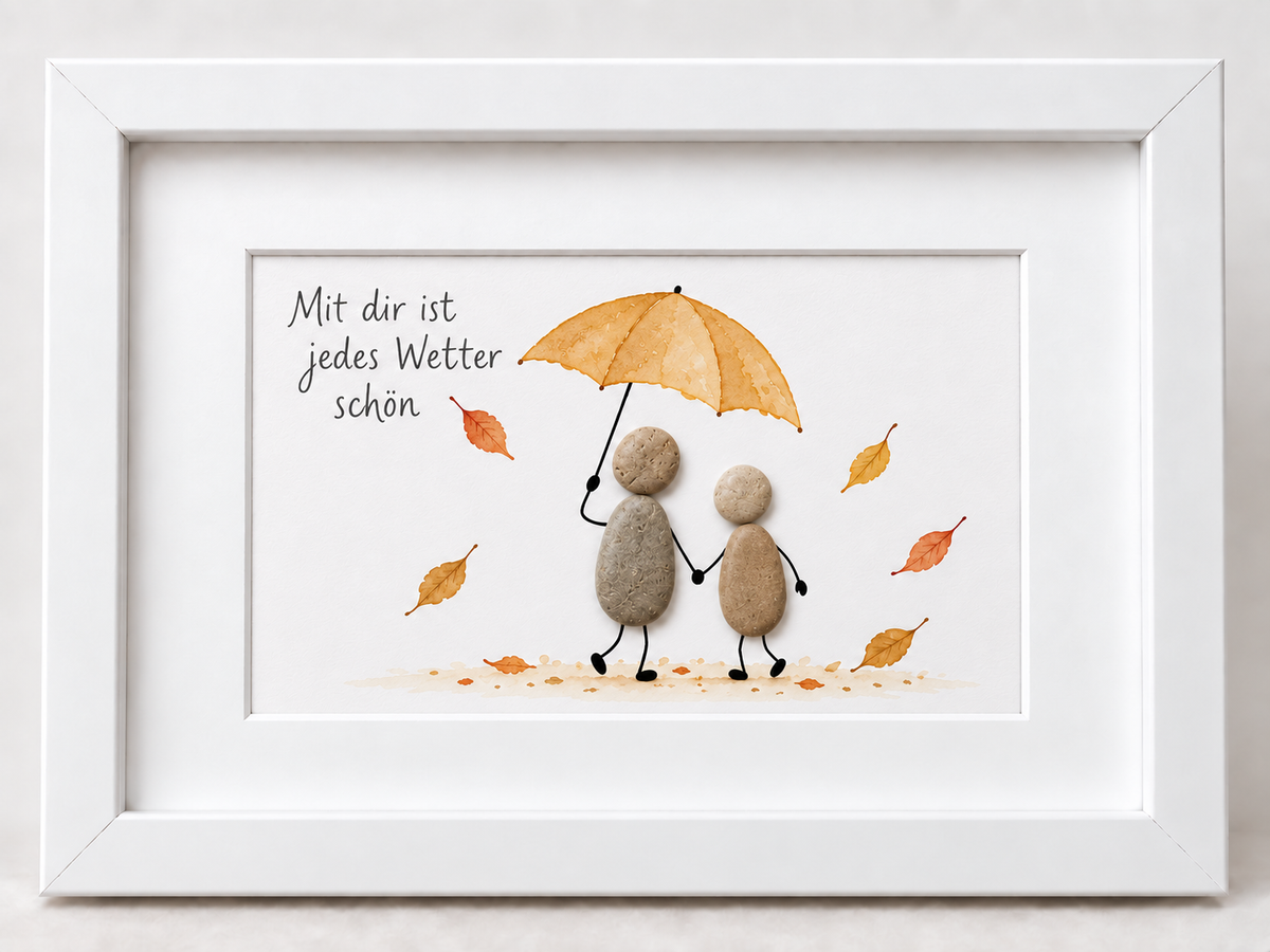 Kieselsteinbild Paar mit Regenschirm im Herbstlaub und Spruch Mit dir ist jedes Wetter schön – Herbstgeschenk, handgemachtes Steinbild