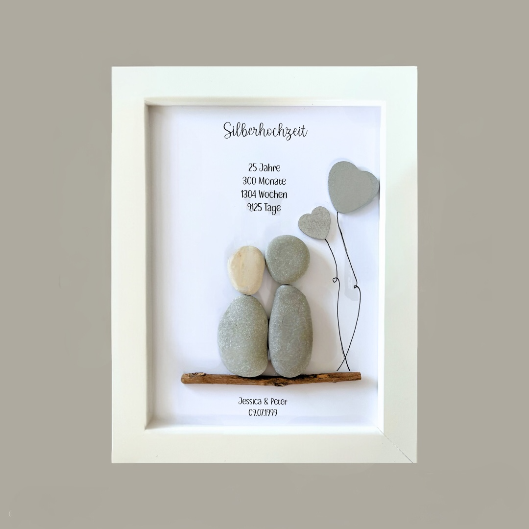 Steinbild zur Silberhochzeit mit Paar und silbernen Herzballons