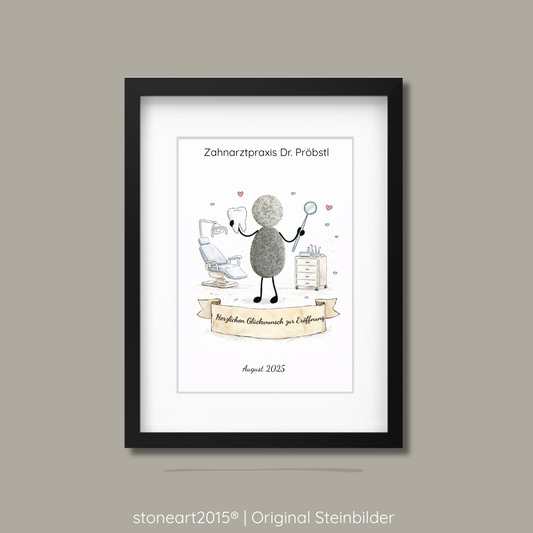Handgemachtes Steinbild aus Naturkieseln als Geschenk zur Eröffnung einer Zahnarztpraxis.
