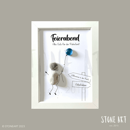 Handgefertigtes Steinbild mit der Aufschrift „Feierabend – Alles Gute für den Ruhestand“ in dekorativem Rahmen, ideales Geschenk zur Pensionierung.