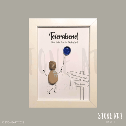 Handgefertigtes Steinbild mit der Aufschrift „Feierabend – Alles Gute für den Ruhestand“ in dekorativem Rahmen, ideales Geschenk zur Pensionierung.
