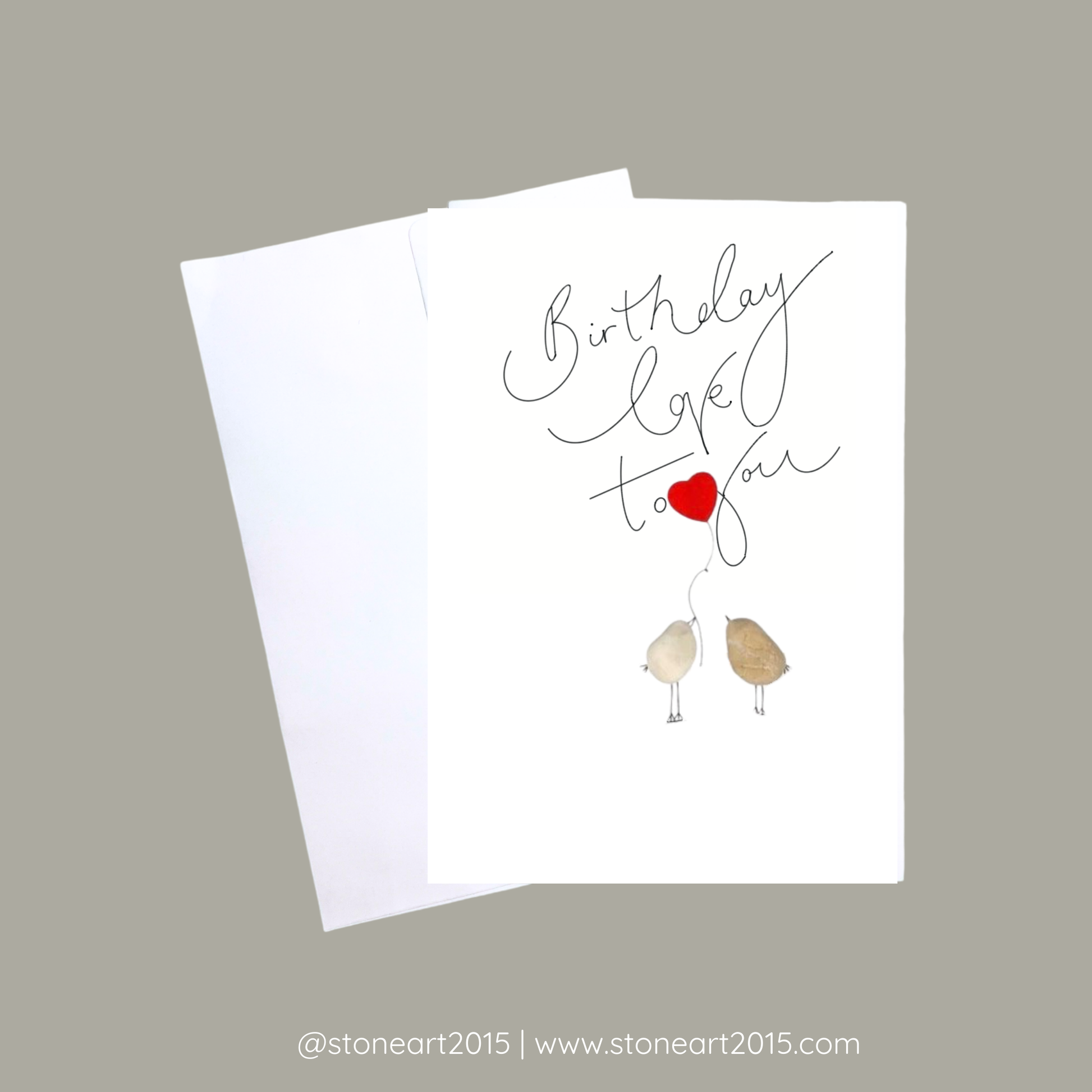 Handgemachte weiße Klappkarte mit Kieselstein, mit Spruch „Birthday Love to you"