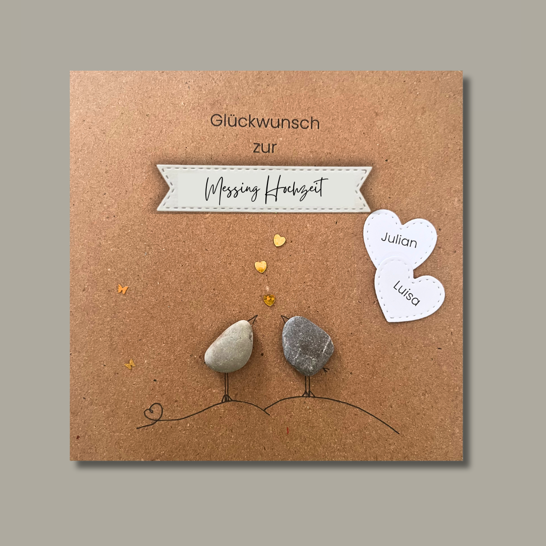 Handgemachte Kraftpapier-Klappkarte mit Kieselstein, mit Spruch „Herzlichen Glückwunsch zur Messinghochzeit"