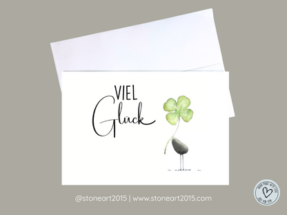 Handgemachte Karte mit Mini-Steinbild und dem Wunsch „Viel Glück“ – liebevoller Glücksbringer mit Umschlag, ideal als kleines Geschenk.

