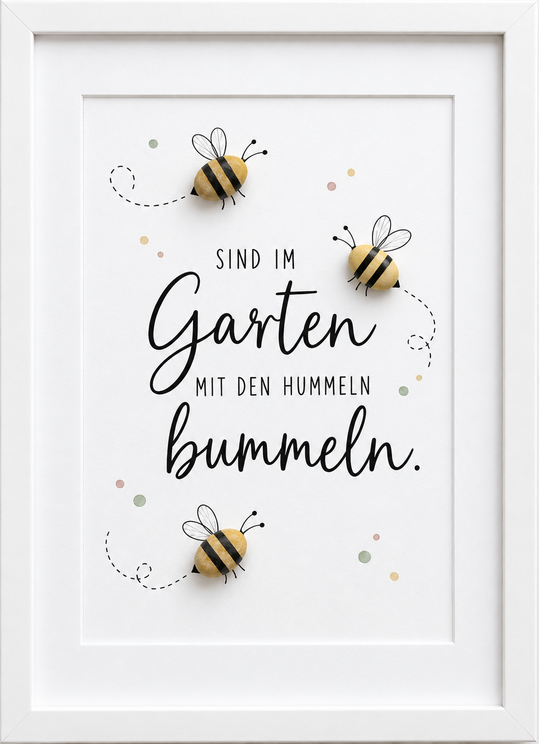 Kieselsteinbild drei Bienen aus Kieselsteinen „Sind im Garten mit den Hummeln bummeln." – sommerliches Mutmach-Geschenk, handgemachtes Steinbild