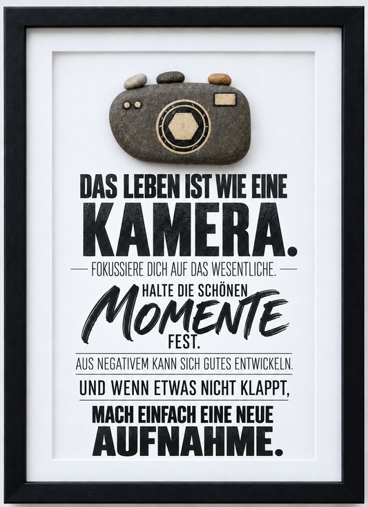 Kieselsteinbild Kamera aus Kieselsteinen „Das Leben ist wie eine Kamera. Fokussiere dich auf das Wesentliche. Halte die schönen Momente fest.“ – Geschenk für Fotografie-Fans, handgemachtes Steinbild