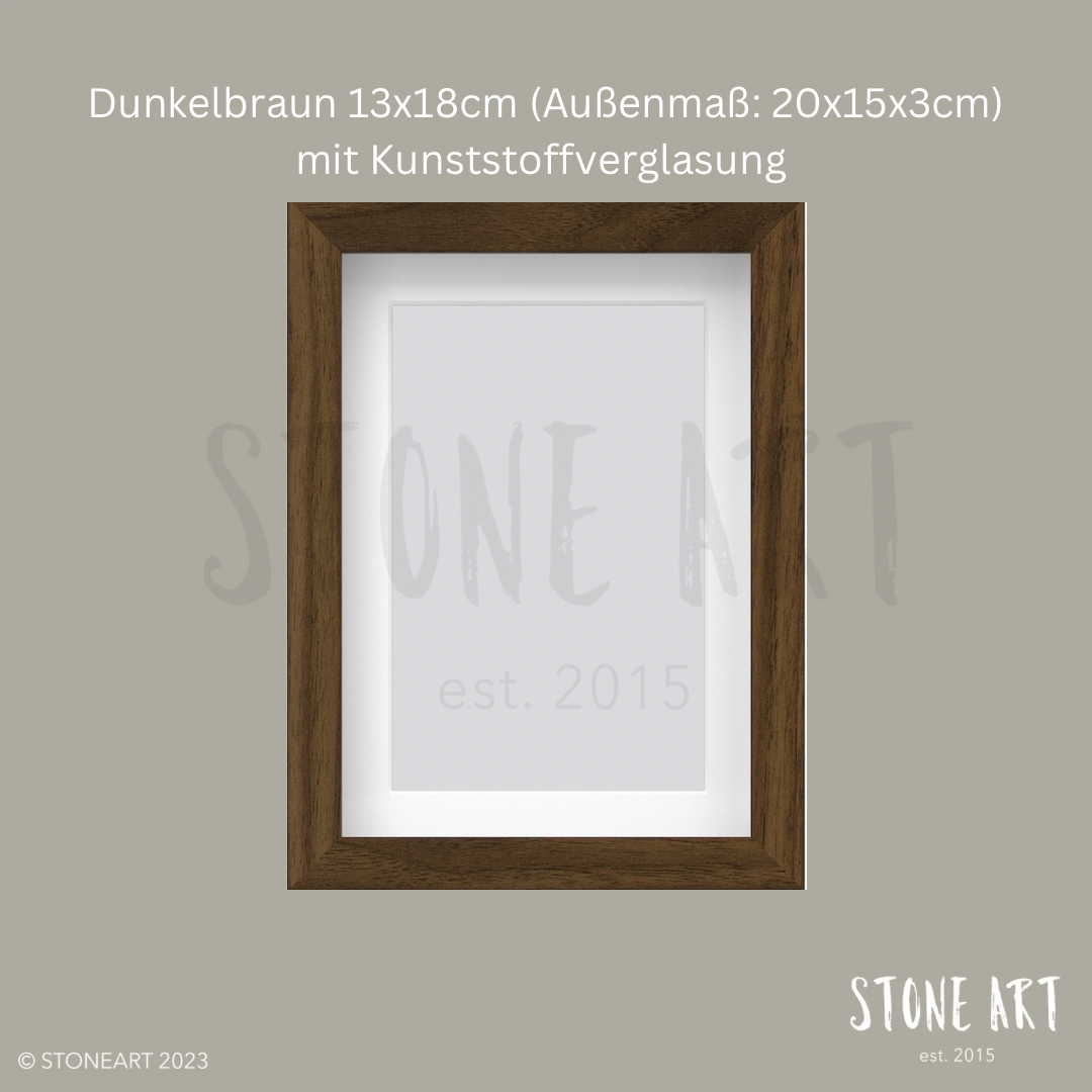 Dunkelbrauner Bilderrahmen mit den Maßen 13x18 cm (Außenmaß: 20x15x3 cm) und Kunststoffverglasung, ideal für besondere Geschenkideen von Stoneart2015.