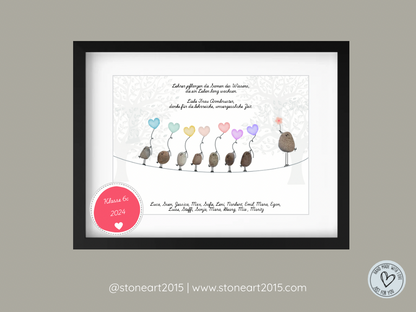 Personalisiertes Lehrerbild mit Steinvögeln, bunten Herzballons und Namen der Schüler – Geschenkidee zum Schulabschluss