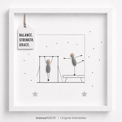 Handgefertigtes Steinbild Turnen aus Kieselsteinen, Turnerin in der Balance, mit Spruch Balance Strength Grace.