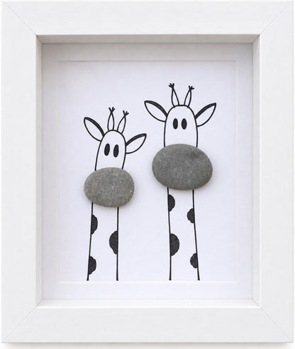 Kieselsteinbild Giraffen – Kinderzimmer-Deko, handgemachtes Steinbild