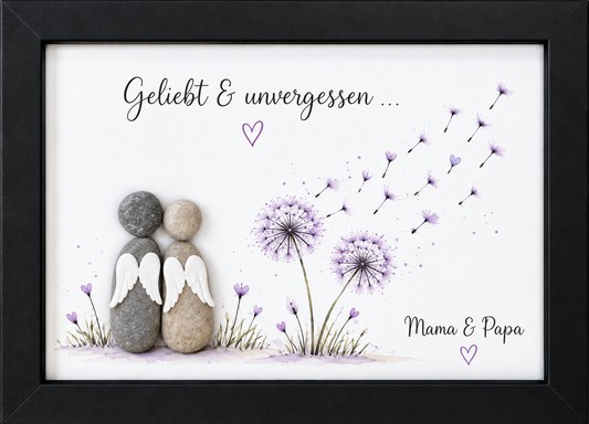 Kieselsteinbild Paar mit Engelsflügeln vor Pusteblumen „Geliebt und unvergessen" – personalisierbares Trauergeschenk, handgemachtes Steinbild
