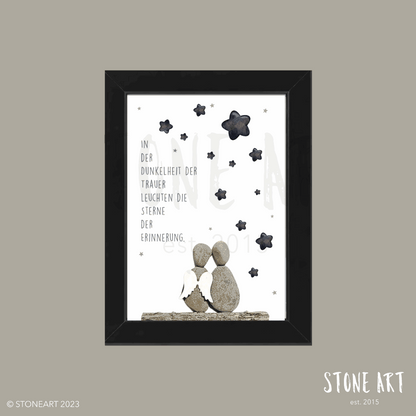 Handgefertigtes Steinbild mit dem Spruch „In der Dunkelheit der Trauer leuchten die Sterne der Erinnerung“ – Trostspender in Zeiten des Abschieds.