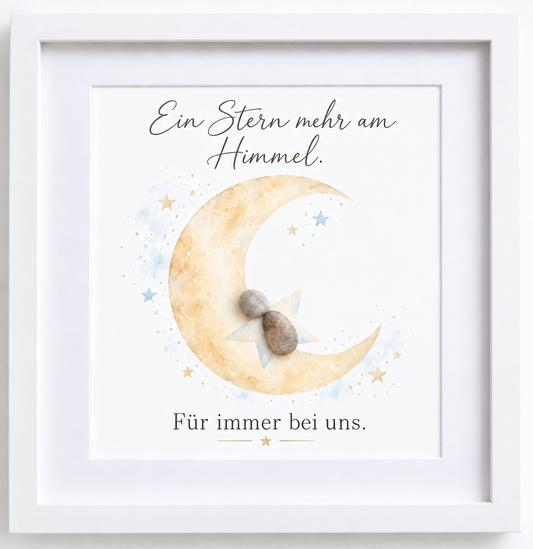 Kieselsteinbild zwei Kieselsteine auf einem Stern am Mond mit Sternenhimmel „Ein Stern mehr am Himmel. Für immer bei uns.“ – Trauergeschenk Sternenkind, handgemachtes Steinbild