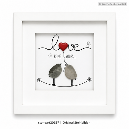 Kieselsteinbild Love being yours weiß – Hochzeitsgeschenk, handgemachtes Steinbild