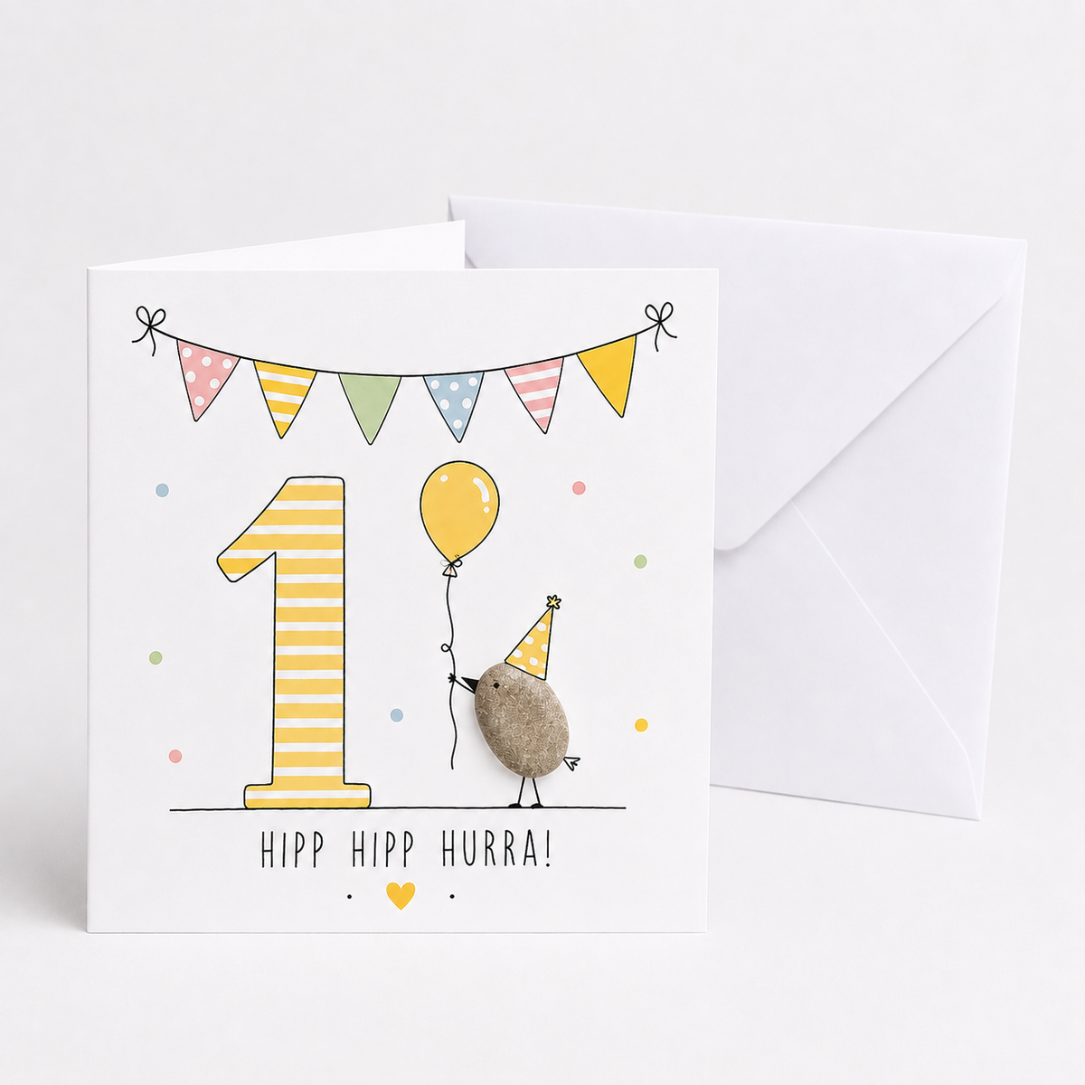 Handgemachte Klappkarte zum 1. Geburtstag mit Kieselstein-Vogel, Partyhut und gelbem Luftballon, Spruch „Hipp hipp hurra!“ – Geburtstagskarte 10x10 cm mit Umschlag