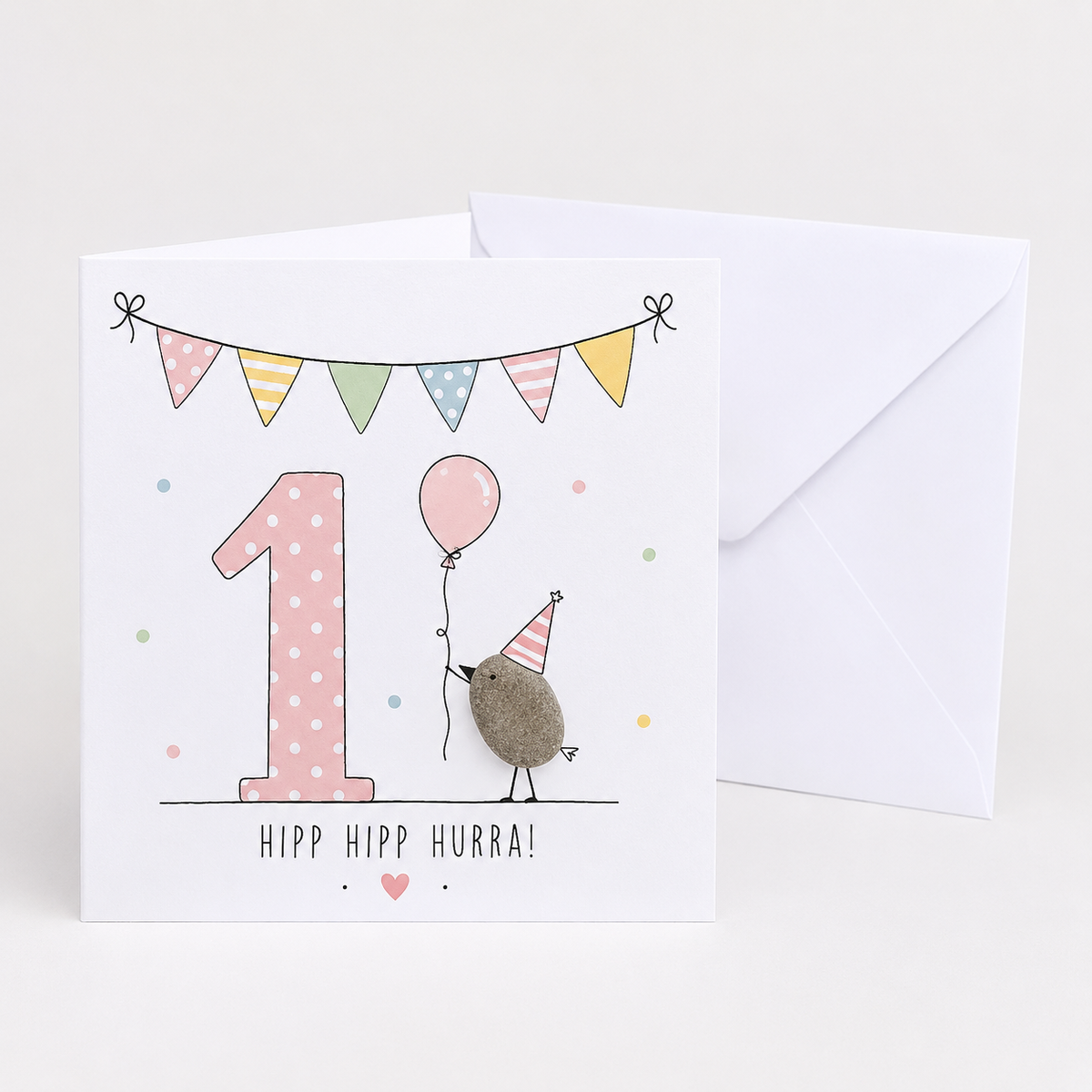 Handgemachte Klappkarte zum 1. Geburtstag mit Kieselstein-Vogel, Partyhut und rosa Luftballon, Spruch „Hipp hipp hurra!“ – Geburtstagskarte 10x10 cm mit Umschlag