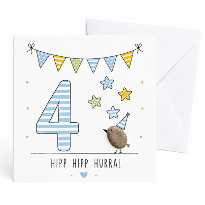 Handgemachte Klappkarte zum 4. Geburtstag mit Kieselstein-Vogel, Partyhut und Sternen, blaue Zahl 4, Spruch „Hipp hipp hurra!“ – Geburtstagskarte 10x10 cm mit Umschlag