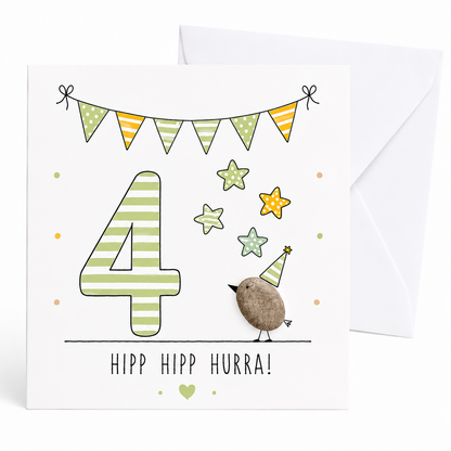 Handgemachte Klappkarte zum 4. Geburtstag mit Kieselstein-Vogel, Partyhut und Sternen, grüne Zahl 4, Spruch „Hipp hipp hurra!“ – Geburtstagskarte 10x10 cm mit Umschlag
