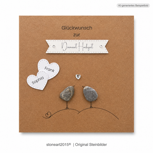 Handgemachte Kraftpapier-Klappkarte mit zwei Kieselstein-Vögeln, funkelndem Strassherz und Namensherzen, Banner „Glückwunsch zur Diamanthochzeit“ – Karte zum 60. Hochzeitstag, personalisiert mit Namen