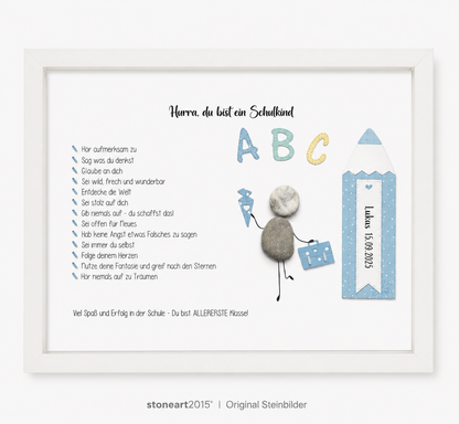 Kieselsteinbild Hurra du bist ein Schulkind blau – Geschenk zur Einschulung, handgemachtes Steinbild
