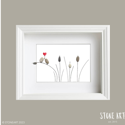 Steinbild mit zwei Vögeln auf Grashalmen und Herzballon – handgemachte Naturstein-Deko