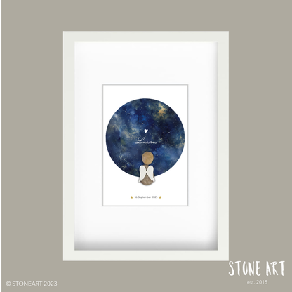 Steinbild Sternenkind Nachthimmel – handgefertigtes Erinnerungs- & Trostgeschenk mit funkelnden Sternen von Stone Art.