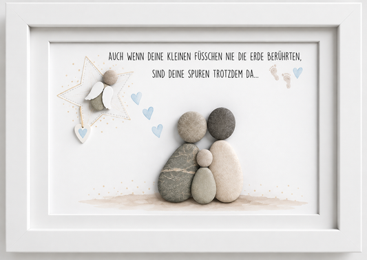 Kieselsteinbild Sternenkind-Familie mit einem Kind und blauem Herzchen – Trauergeschenk „Auch wenn deine kleinen Füßchen nie die Erde berührten", handgemachtes Steinbild